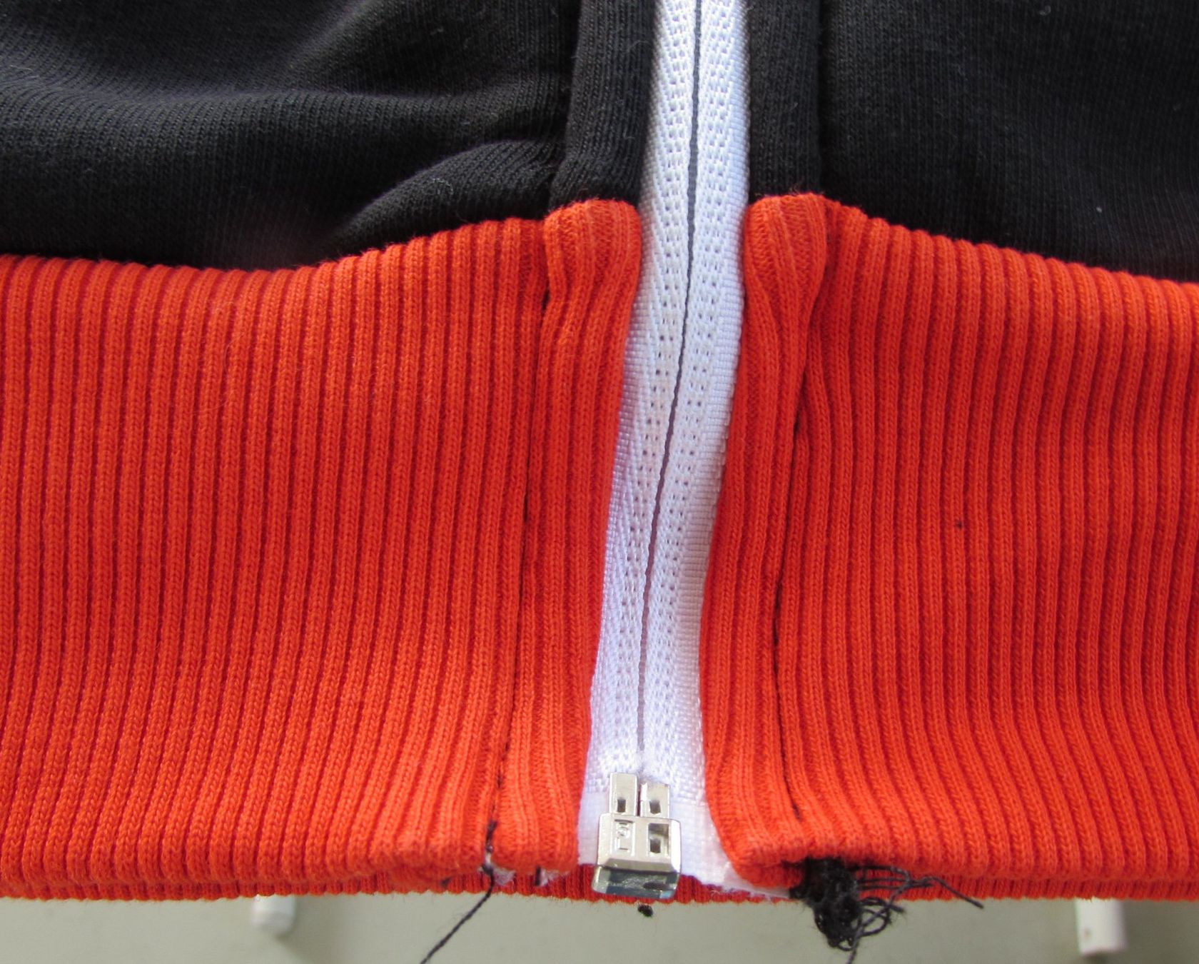 Giacche: Coole Freizeitjacke mit Kapuze – Usato da Aadorf venduto da Olymp05 6