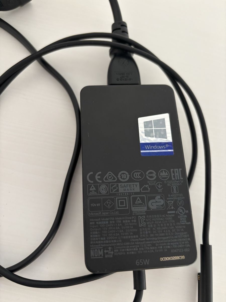 Ladegeräte: Ladekabel zu Microsoft Surface Pro 7 – Gebraucht aus Ballwil von lenovum