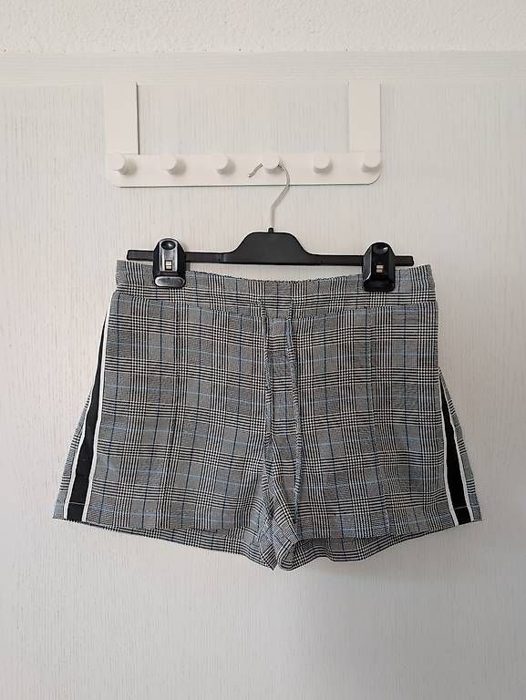 Hosen: Karierte Shorts Gr. L – Gebraucht aus Erschwil von andora00