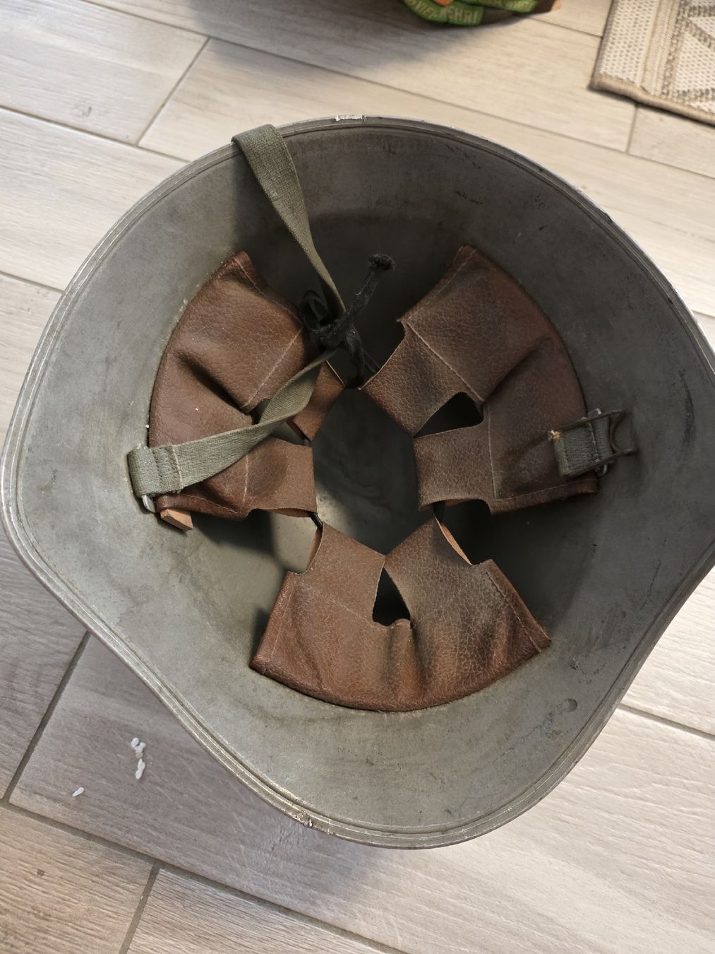 Uniformen & Effekten: Stahlhelm Helm Militär  – Gebraucht aus Dorf von Echo_Elements 4