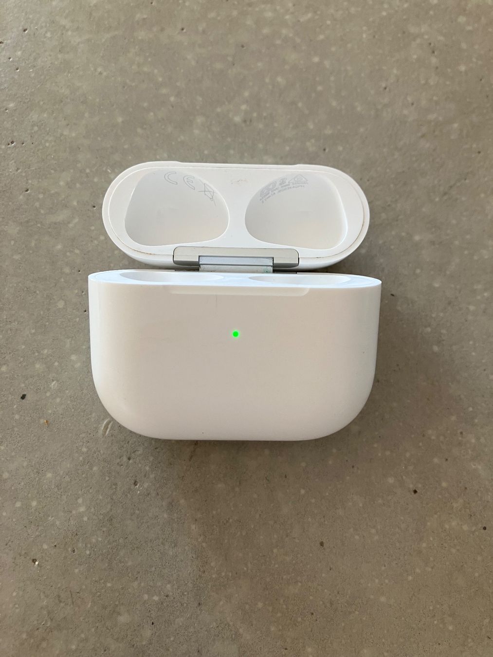 Apple Casques audio: Apple AirPods 3 Case – D'occasion à Lausanne par mr.v