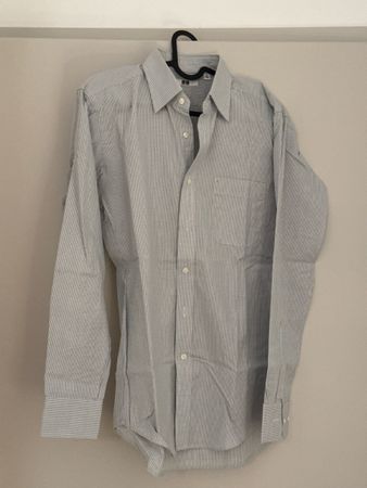Uniqlo XS Checkered Shirt