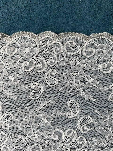 Stoffe: Dentelle de Calais 19 cm x 18 m – Neu und originalverpackt aus Lausanne von Magic1900 2