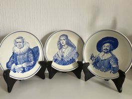 3 Assiettes de collectio Delft  Royal G  Hollande. 16,5
