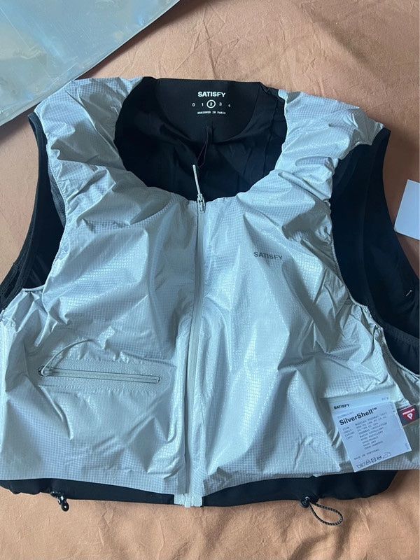 Gilets: SATISFY SilverShell Modular Thermal Vest – Neuf avec emballage d'origine à Lausanne par hcomme