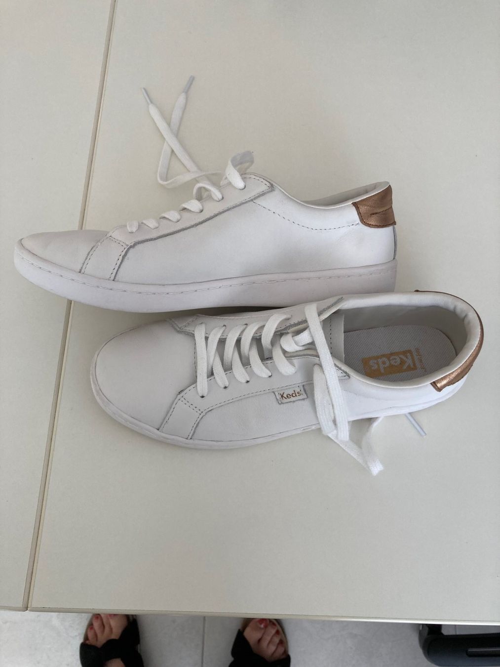 Scarpe da donna: Sneaker Turnsche,Gr.39 Leder weiss Keds – Usato da Glattpark (Opfikon) venduto da Pangie 3