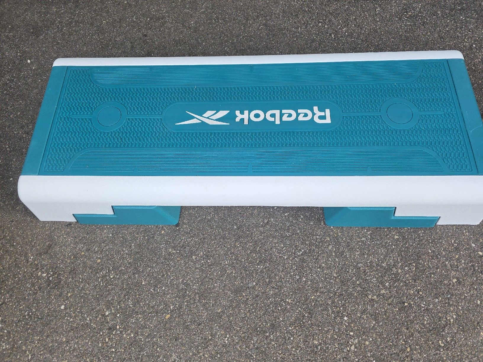 Reebok Hometrainer: Reebok Aerobic Step Trainingsplattform weiss/tuerkis  – Usato da Arbon venduto da MadameLuLa9320