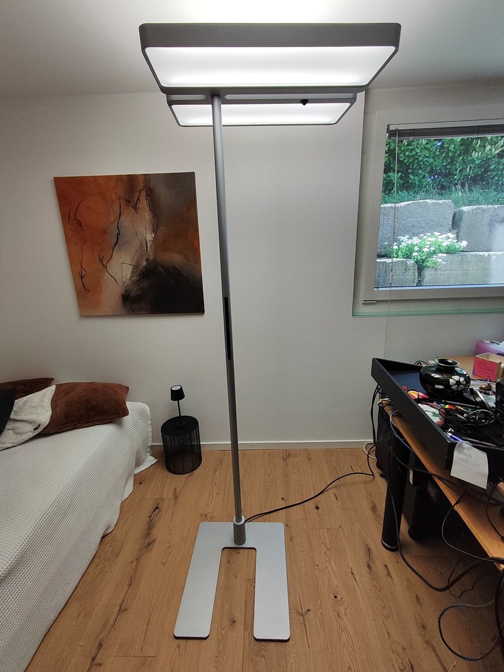 Regent Lampade: Stehleuchte Doppelkopf Regent TWEAK LED Stehlampe – Usato da Magden venduto da Hbu 1