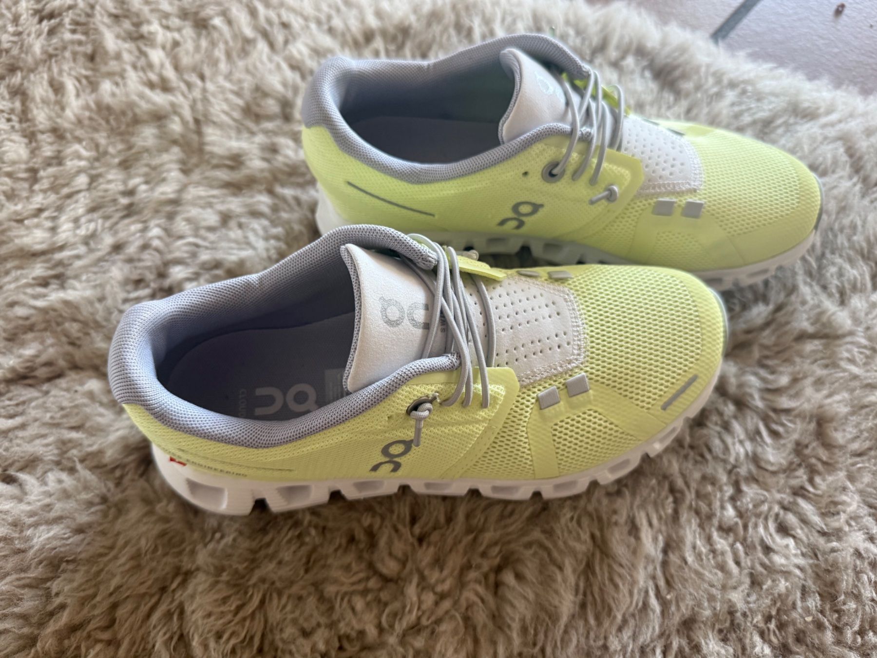On Scarpe da donna: On Cloud Laufschuhe Sportschule – Nuovo (secondo la descrizione) da Oberglatt ZH venduto da Hero1512 4