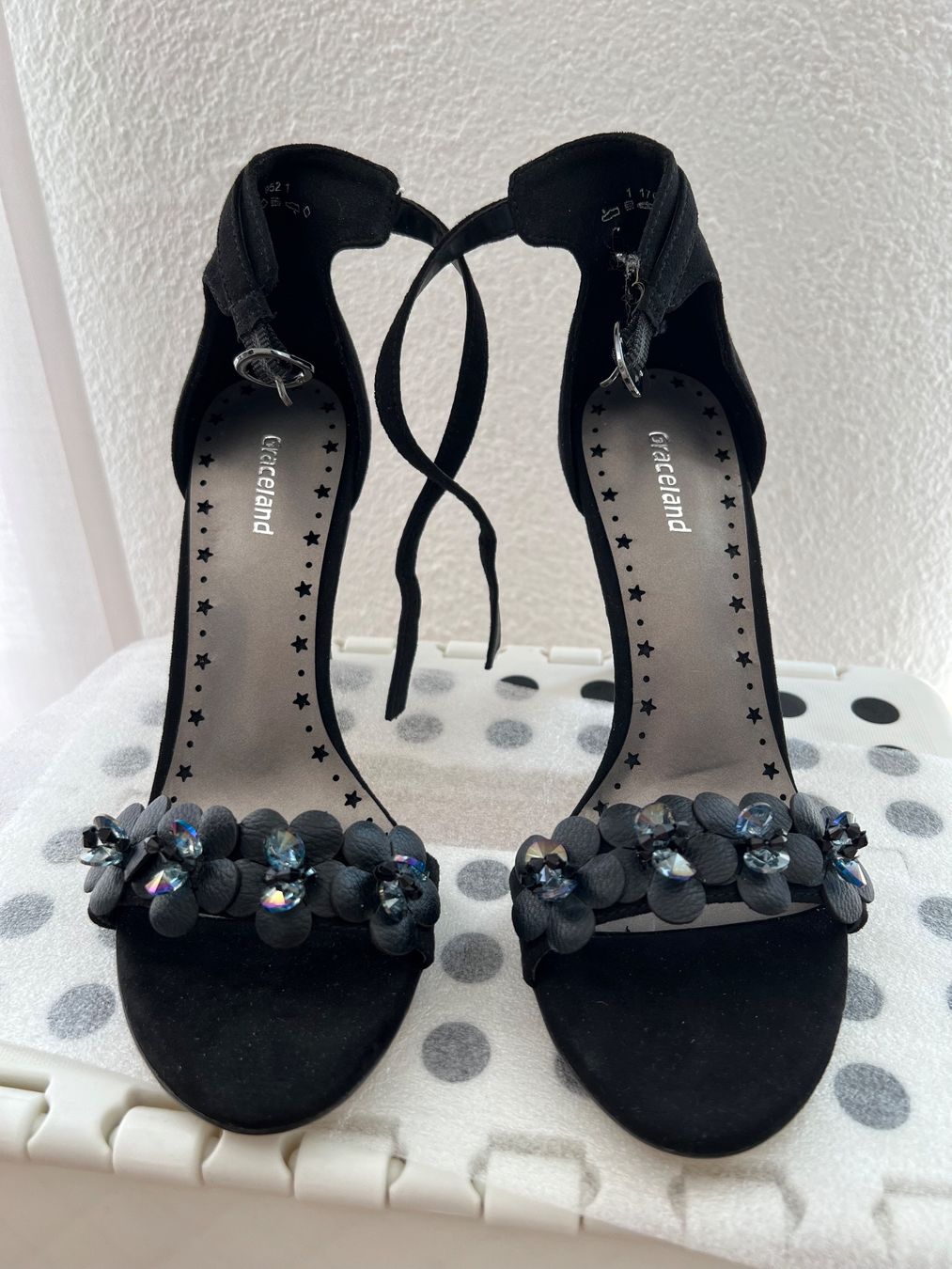 Dosenbach Scarpe da donna: Schwarze Pumps mit Blumen - ungetragen – Nuovo (secondo la descrizione) da Jona venduto da n.ferrari