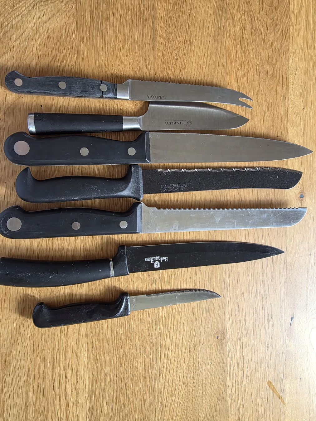 Coltelli da cucina: Divers couteaux de cuisine – Usato da Grolley venduto da Vale82