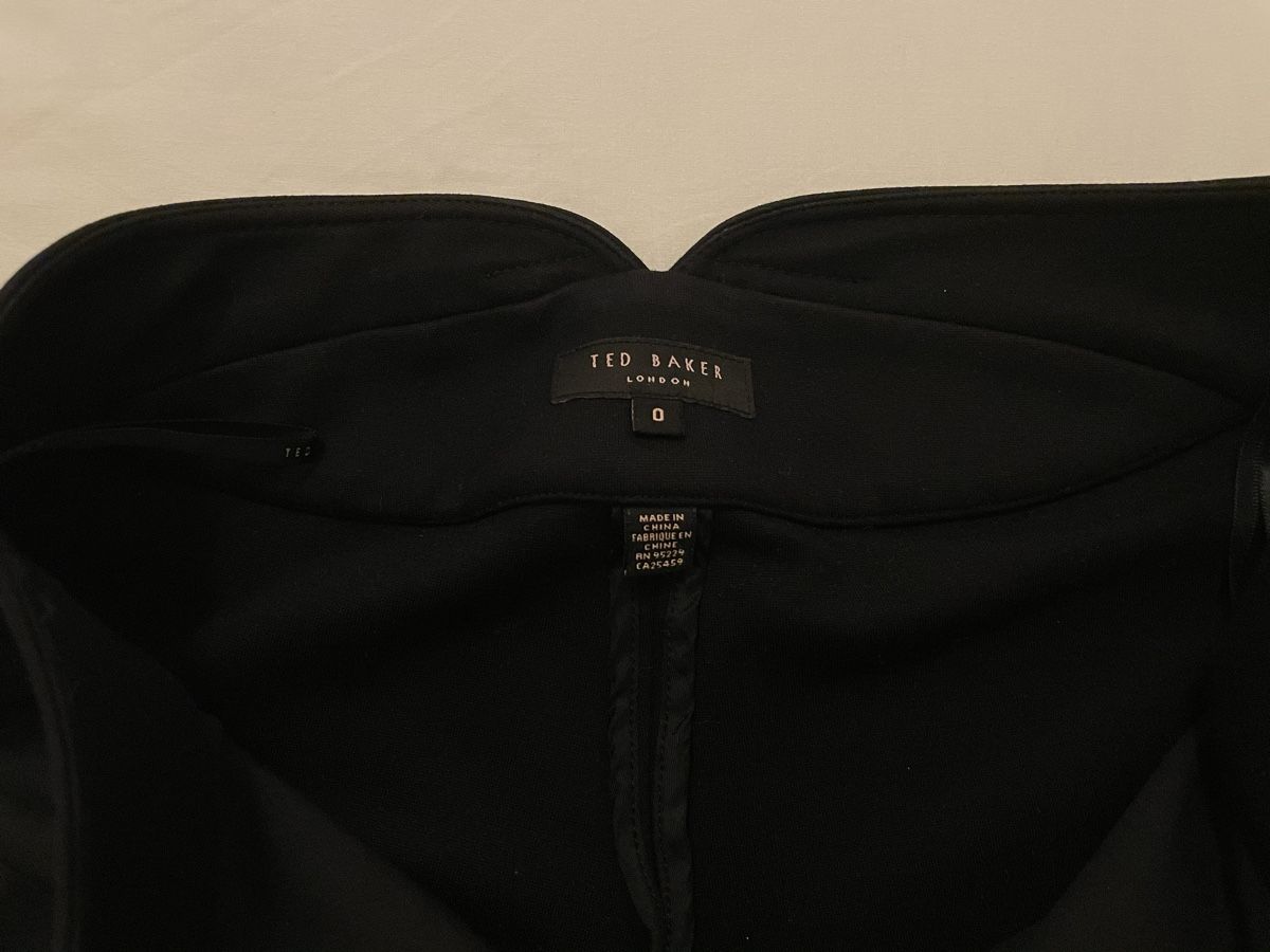 Ted Baker Pantaloni: Ted Baker black elasticated fitted trousers / leggings XS – Usato da Embrach venduto da lau_2gtp 5