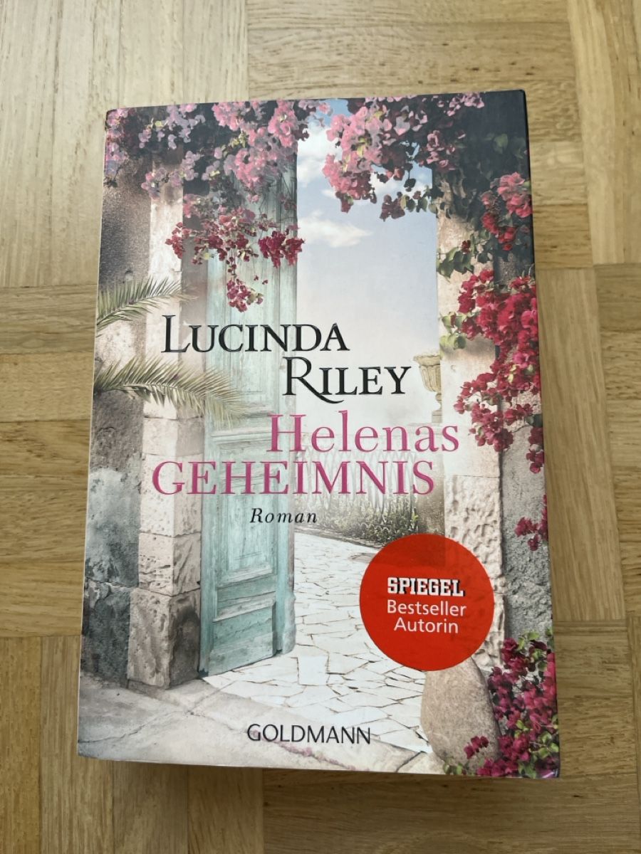 Bücher: Lucinda Riley - Helenas Geheimnis, Roman – Gebraucht aus Zürich von Kleanthy
