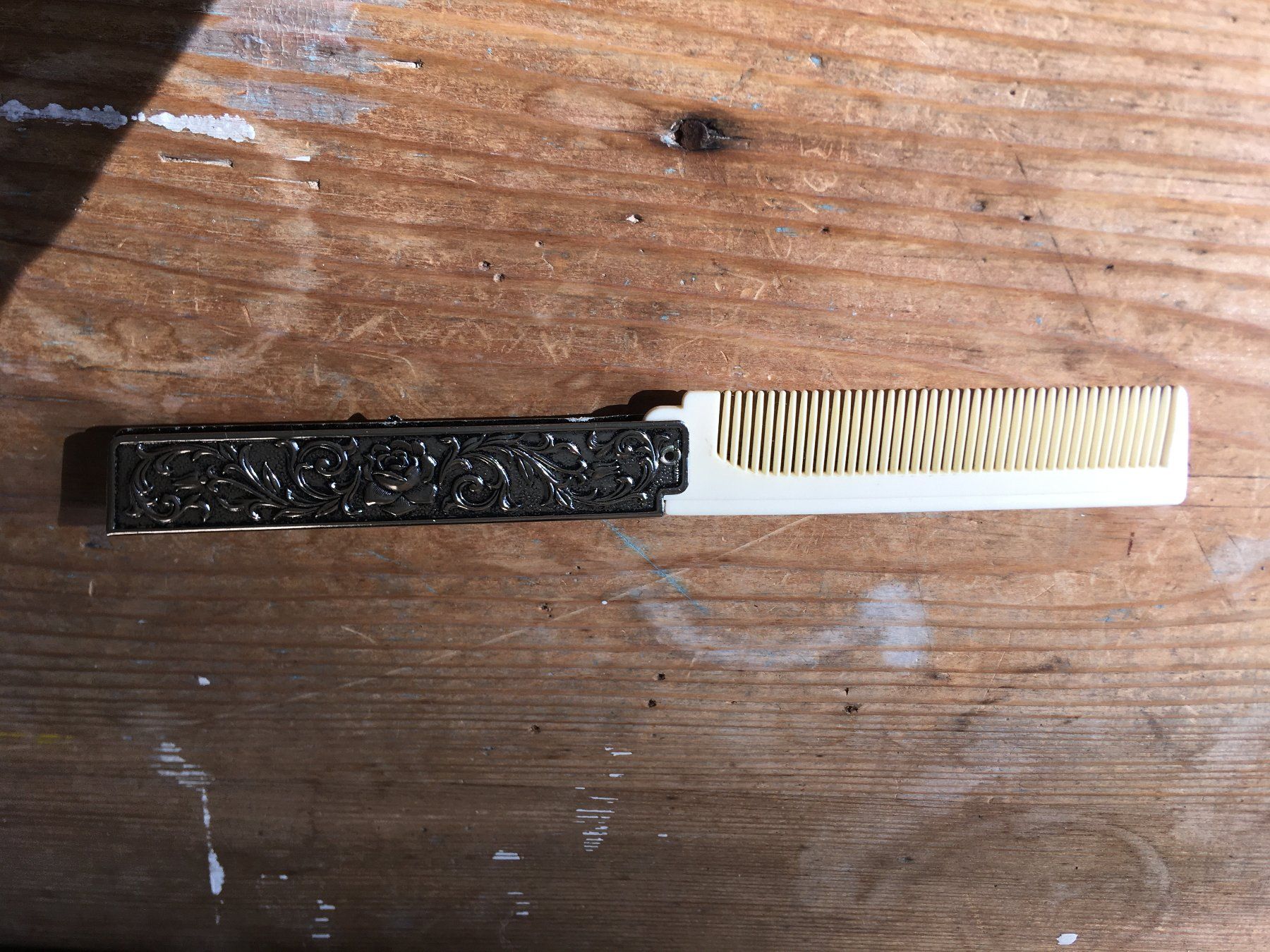 Altro per la cura dei capelli: peigne de voyage – Usato da troinex venduto da brumematinale 2