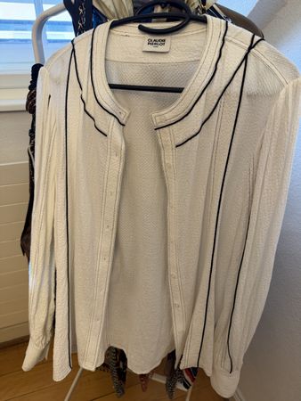 Claudie Pierlot Weiss mit schwarzen Details – wie neu