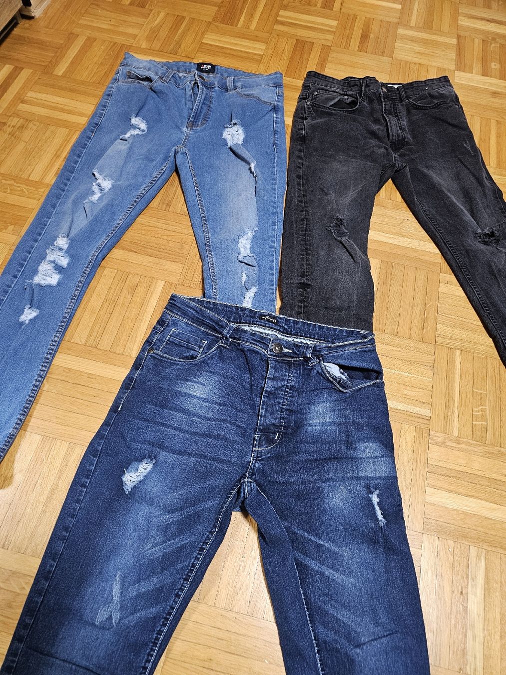 Jeans: Lot de 3 jeans, taille 33 – Nuovo (secondo la descrizione) da siviriez venduto da Nessa1808 1