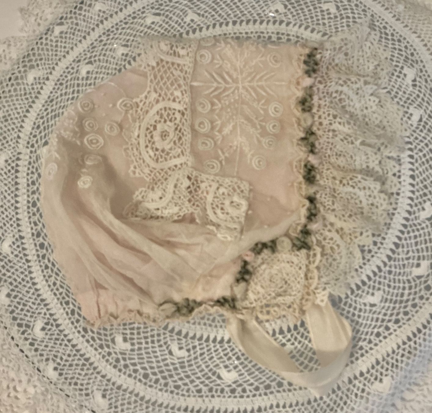 Bambole: URALTES BABYHÄUBCHEN 1880 – Usato da Zell LU venduto da Silvermemory 3