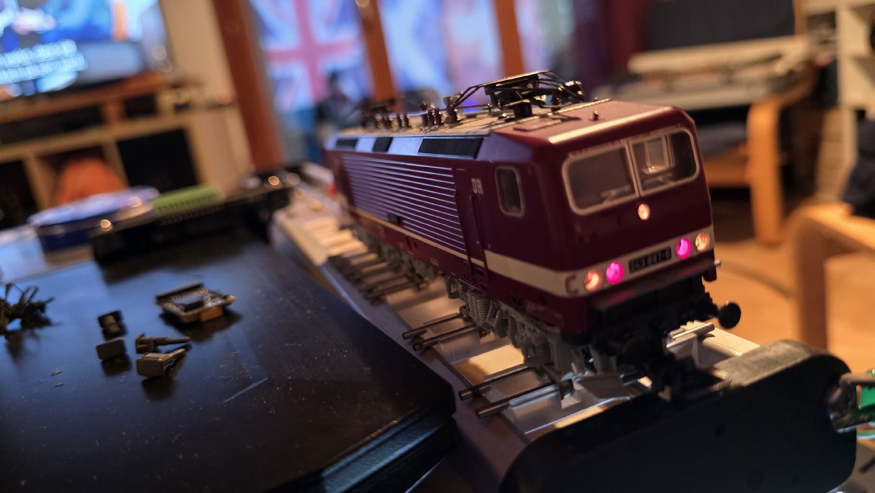 Märklin Modellini di ferrovie: märklin 3743 DB Br 243 – Usato da Meikirch venduto da Drystan 2