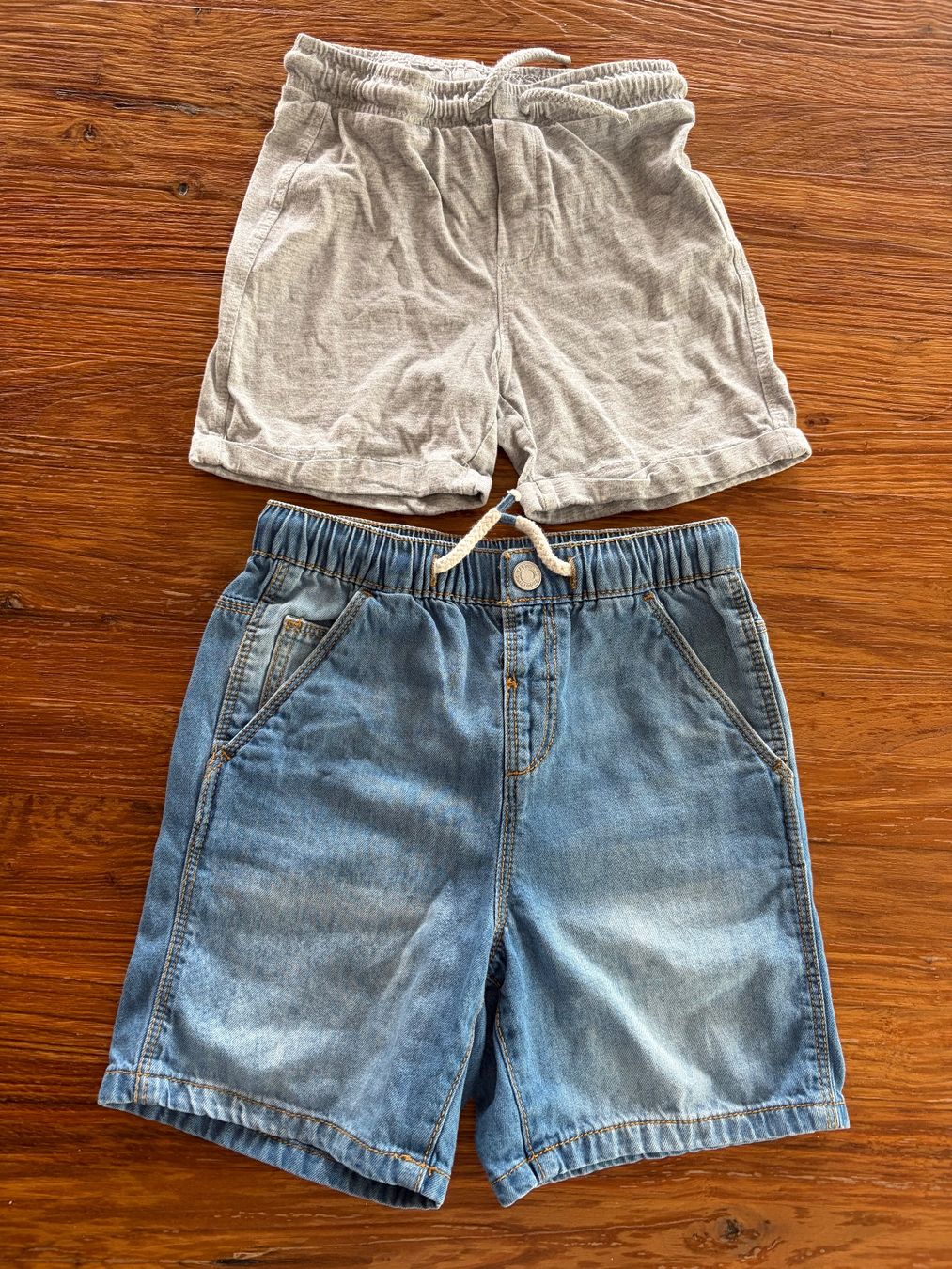 Hosen: Denim shorts – Gebraucht aus Schlieren von gor_jgx7