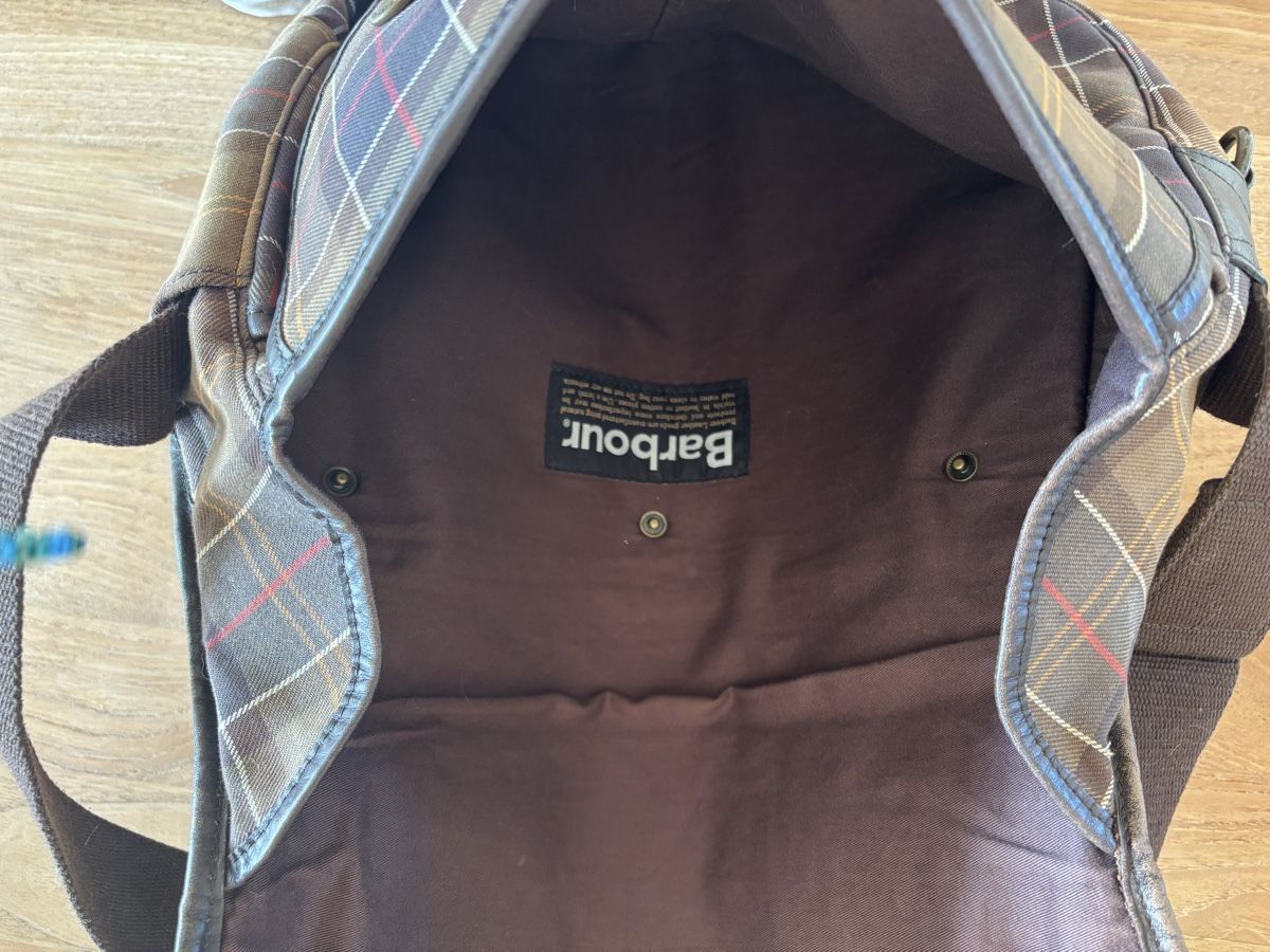 Barbour Borse: Barbour Segeltuch Umhängetasche – Usato da Biel-Benken BL venduto da frauvomfluss 2