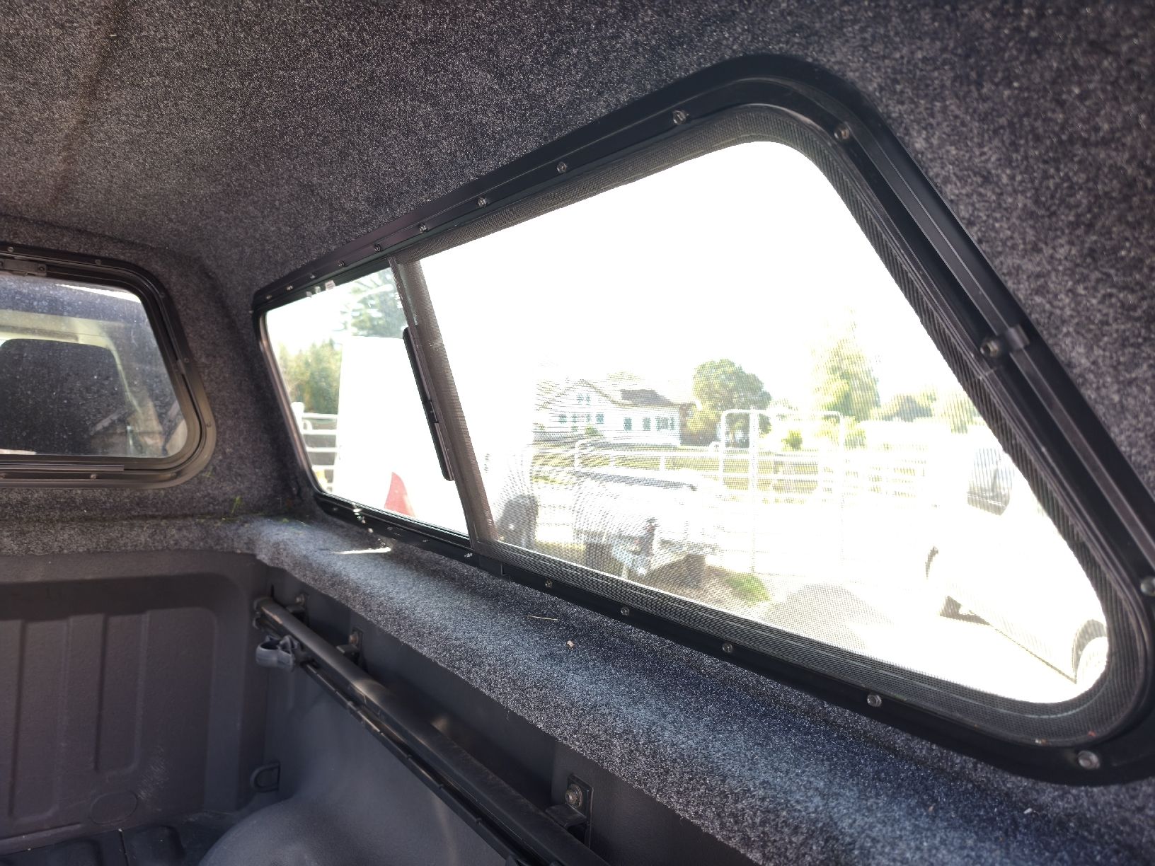Dodge Tutti pezzi di ricambio auto: Leer Hardtop Dodge RAM, Modell 100XR – Usato da Grabs venduto da pasofisa 8