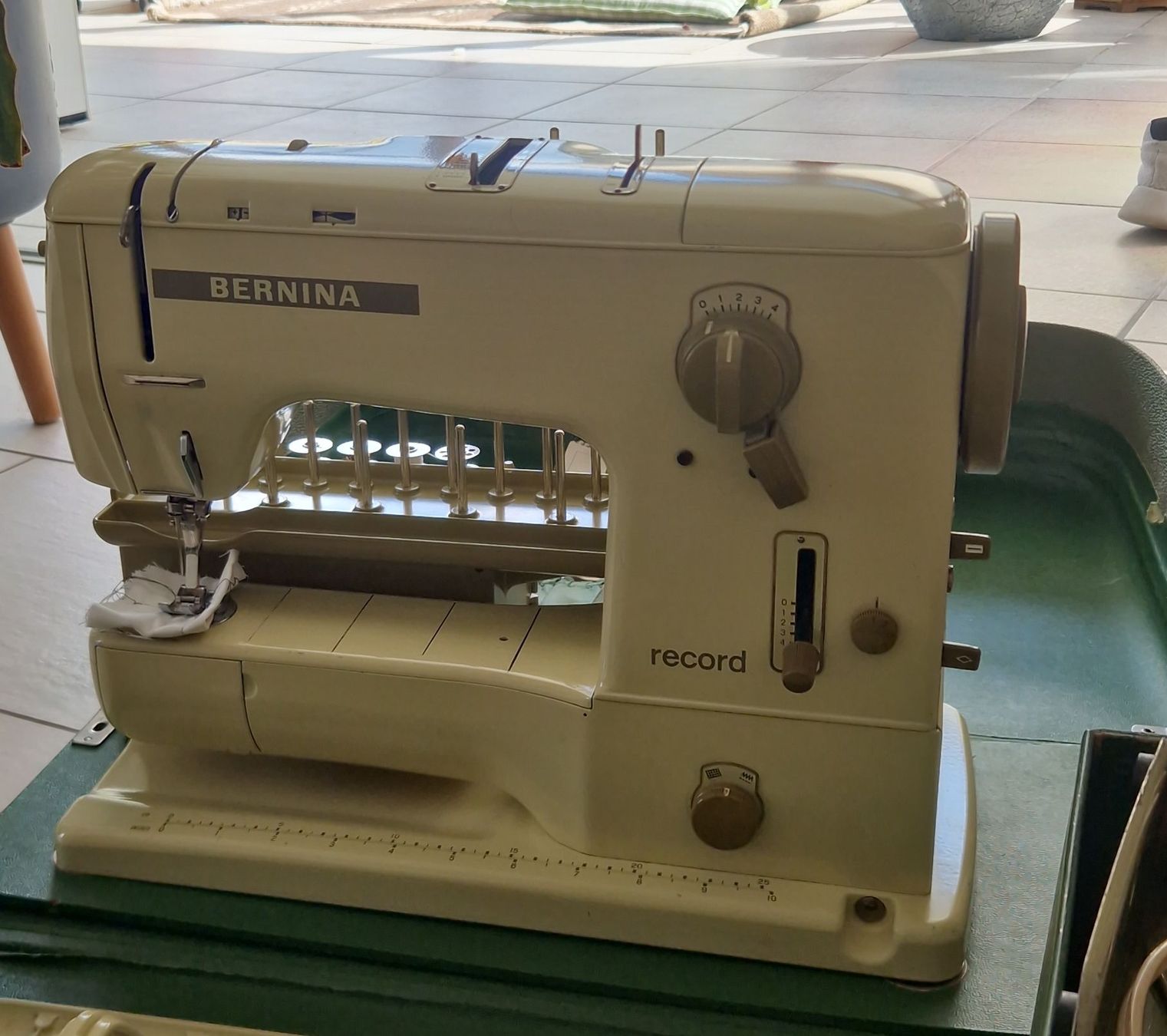 Bernina Macchine da cucire: Bernina 730 Record Nähmaschine – Usato da Winterthur venduto da Daniela.Arashi