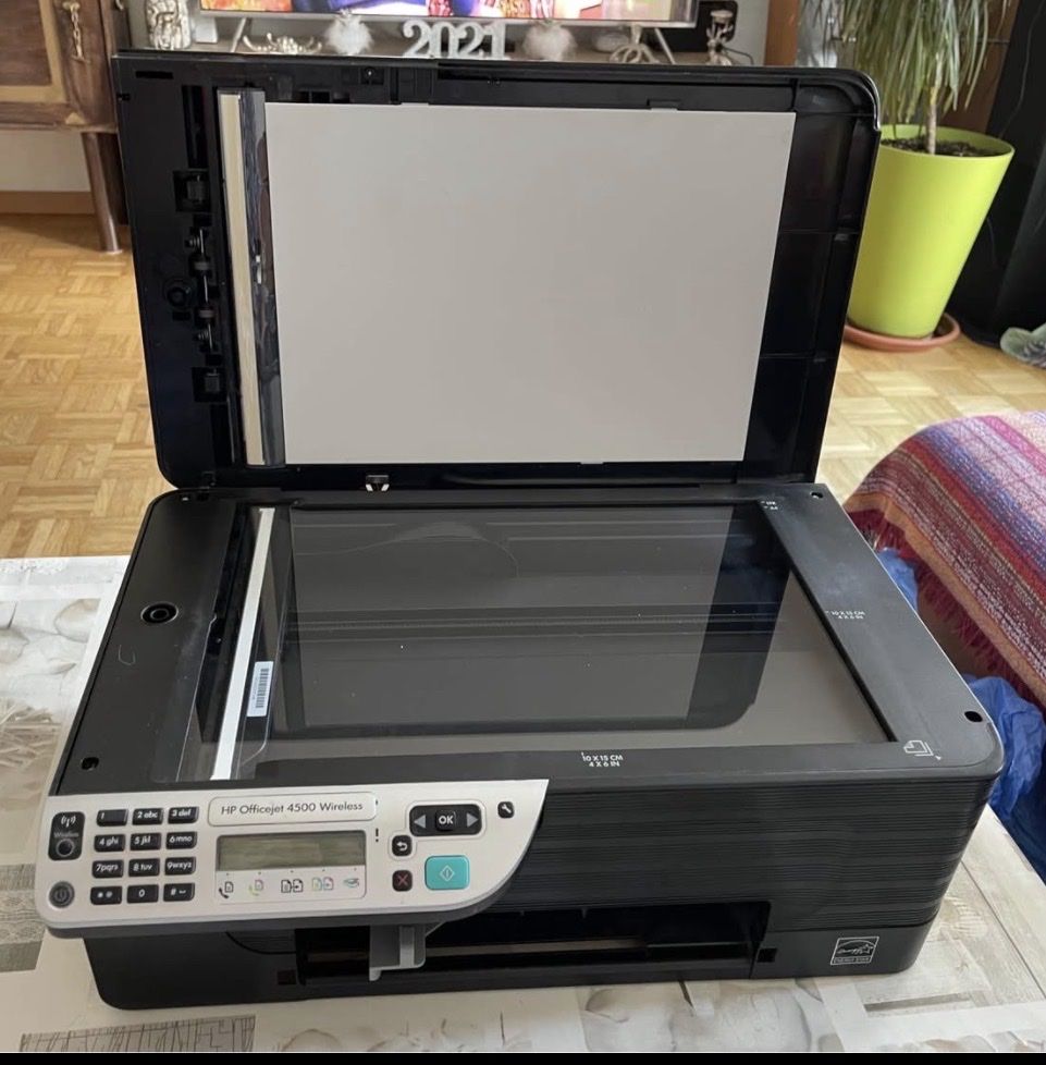 Stampanti: Imprimante HP Officejet 4500 Wireless - état correct – Usato da Henniez venduto da Pichurri 1