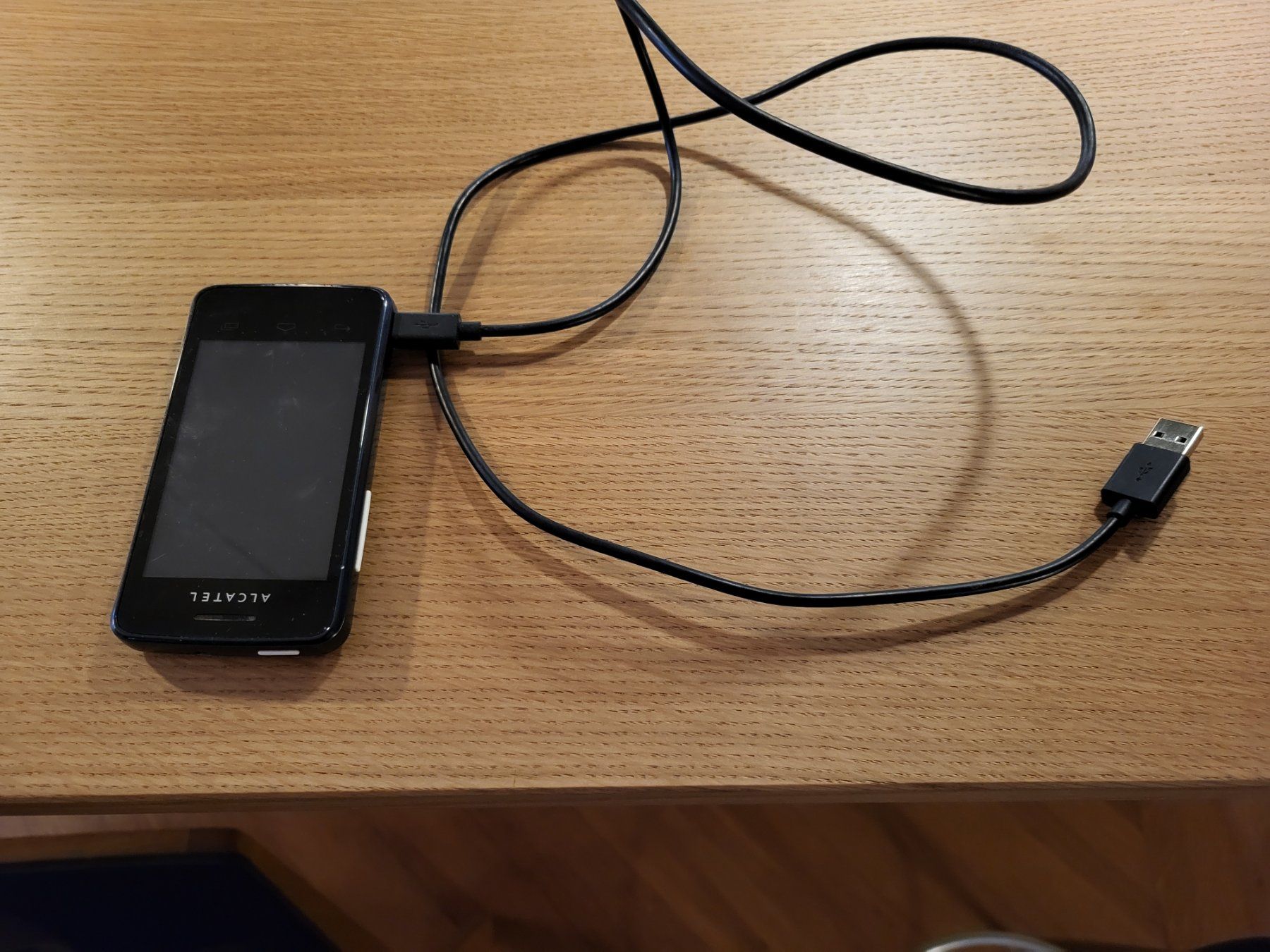 Alcatel Telefoni cellulari / Smartphones: ALCATEL One Touch 4010D (3G) – Usato da Zürich venduto da Ipoc