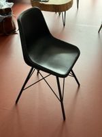 Stuhl Lederoptik Schwarz Metallbeine guter Zustand