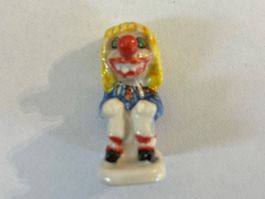 Kübler-Figürli 1b, Waggis sitzend