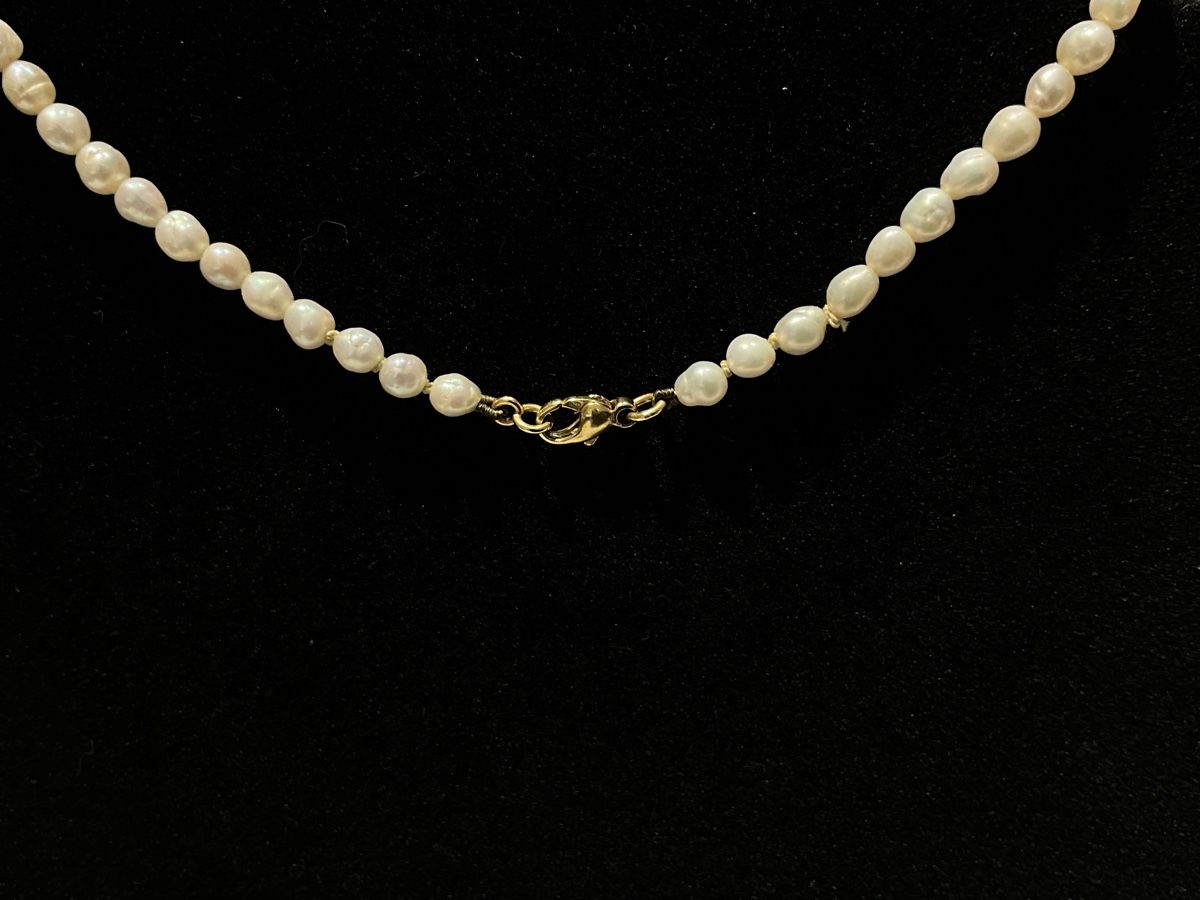 Catenine: Feine Perlenkette mit 18k Verschluss – Usato da Schaffhausen venduto da glamour-shop 1