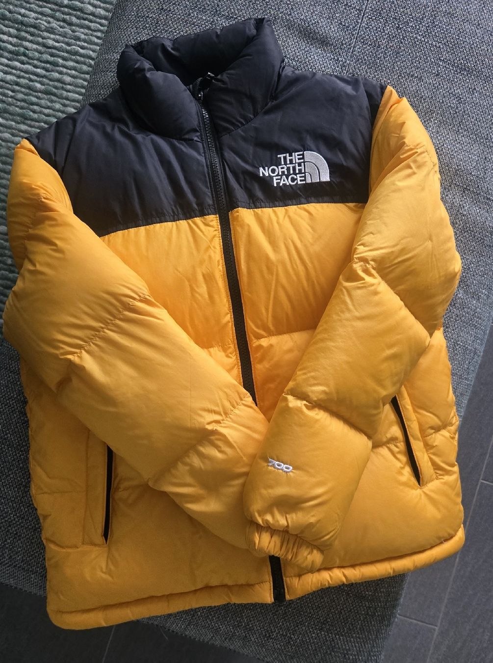 North Face Jacken: Veste doudoune enfant ado North Face – Gebraucht aus Valeyres-sous-Rances von Untitled