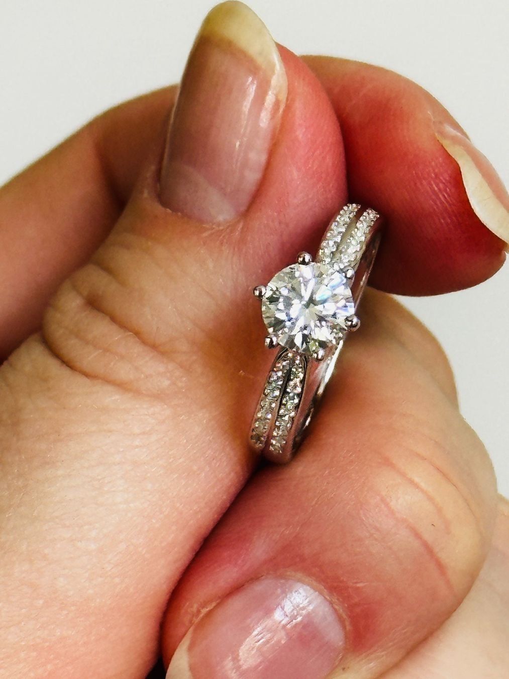 Anelli: 1ct 6,5 mm Moissanite rings with certificate – Nuovo e nell'imballaggio originale da Genève venduto da AWWA 1