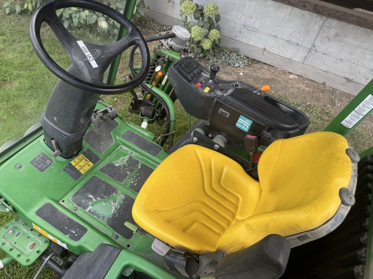 John Deere Rasenmäher: Rasentraktor John Deere 7500A Spindelmäher – Gebraucht aus Winden von farmalld439 4