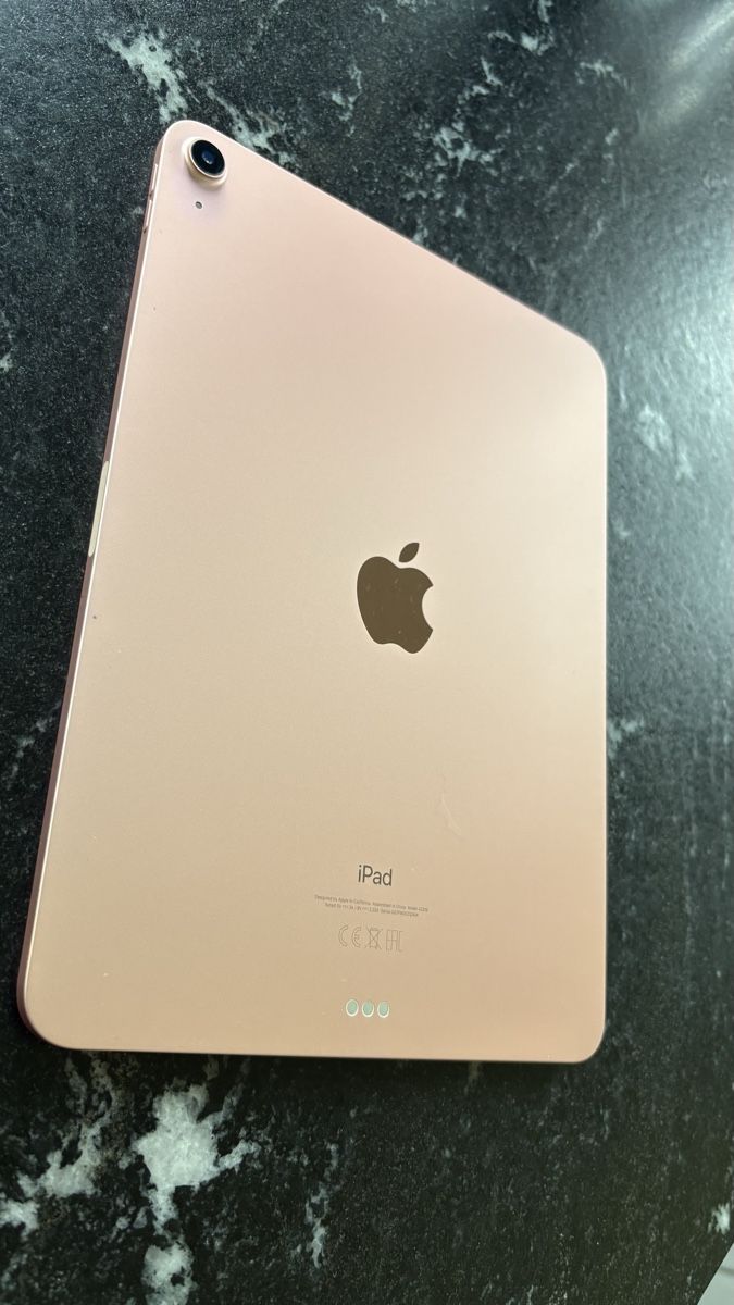Apple Tablet PC: iPad Air 4. Generation – Gebraucht aus Gstaad von steinergstaad 1