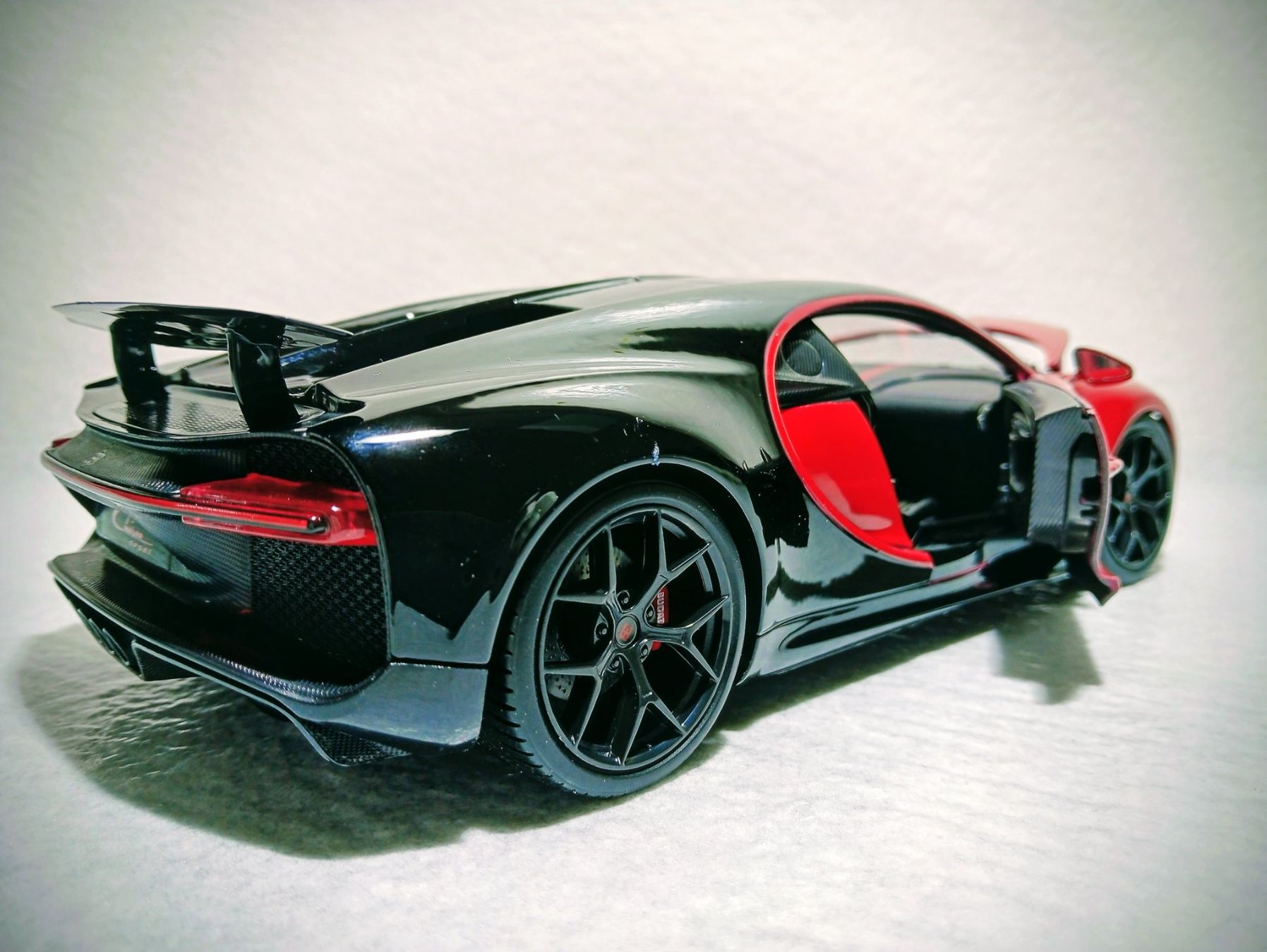 Bburago Modellini d'auto: Bugatti Chiron Sport – Nuovo (secondo la descrizione) da Huttwil venduto da Secondtrain 3