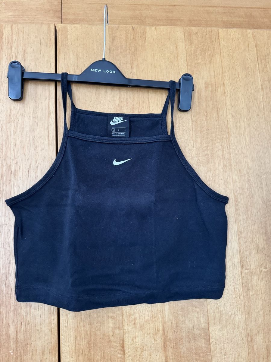 Nike Camicette, T-shirt & Top: Nike Croptop in L – Usato da Igis venduto da jul_7vgf 1
