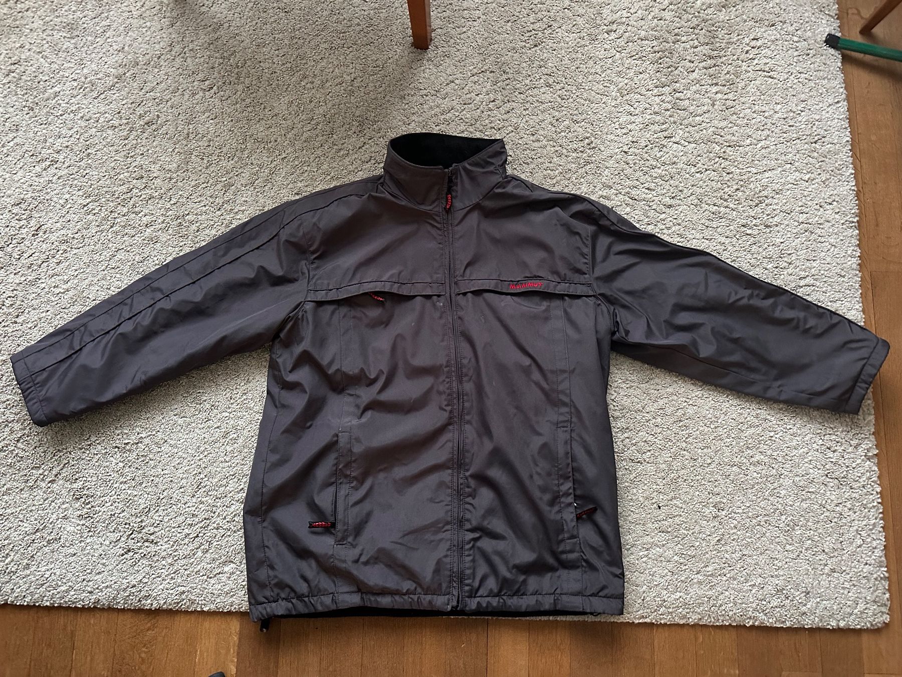Mammut Giacche: Mammut Winter Jacke, Grösse L, Grau! – Usato da Basel venduto da olo..ir