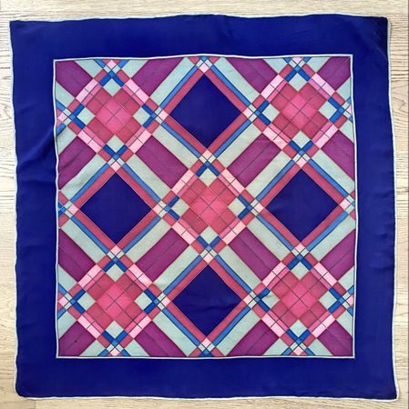 Handgefärbter Seidenschal – farbenfrohes Design 77 x 77 cm