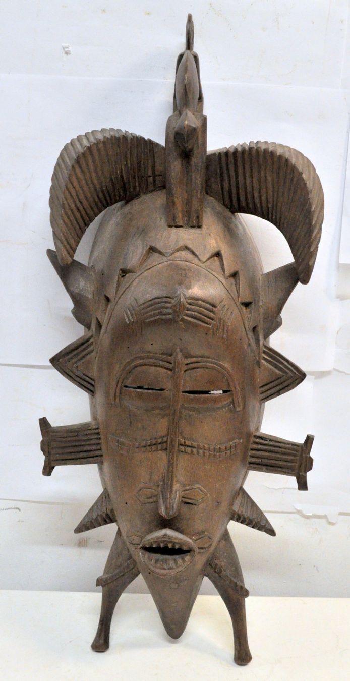 Arte internazionale: Masque africain en bois – Usato da Neuchâtel venduto da Neuchatel 9