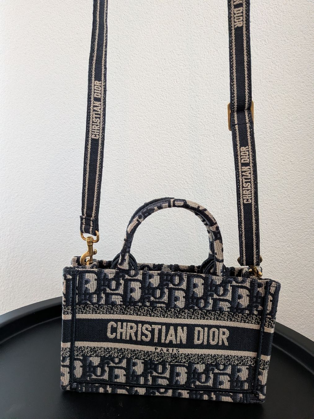 Dior Borse da donna: Christian Dior Book Tote Mini Bag with Strap – Nuovo (secondo la descrizione) da Morges venduto da dhi_y2qk 3