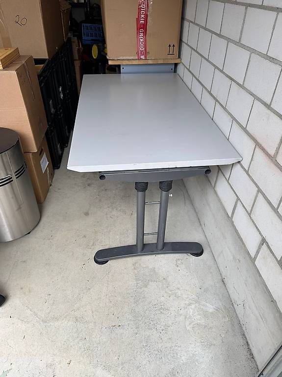 Scrivanie: Bürotisch – Usato da Wasterkingen venduto da GrhAli