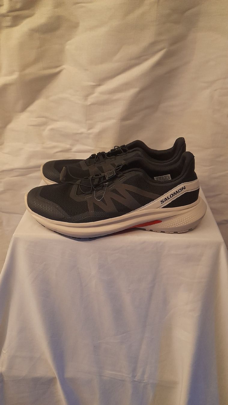 Salomon Scarpe da uomo: Salomon Hypulse - Chaussures Running - Noir - Taille 45 1/3 – Nuovo e nell'imballaggio originale da st.gallen venduto da The_Rag_Picker. 1