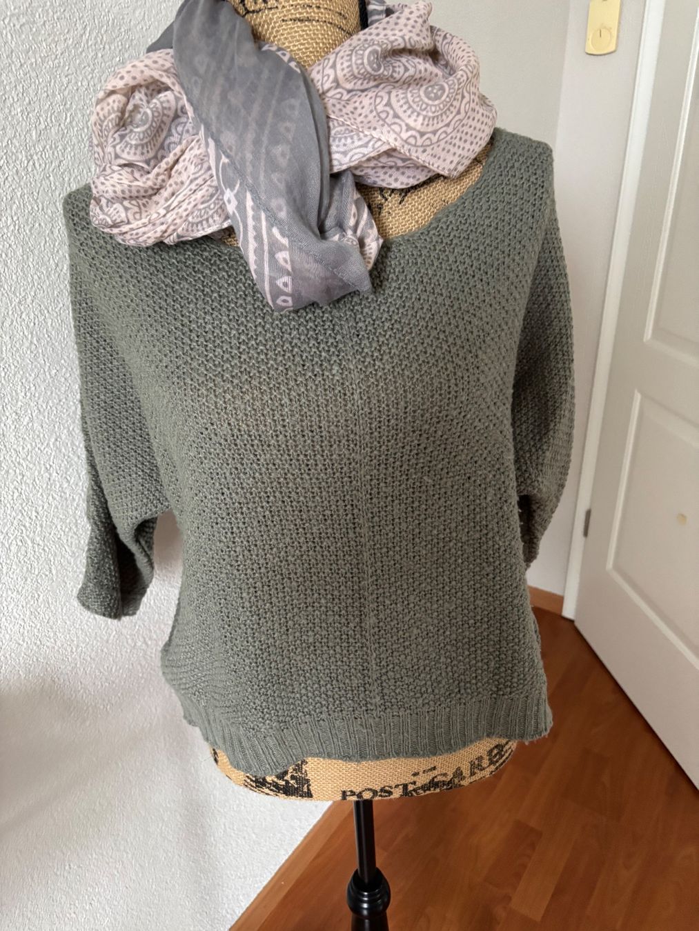 Maglioni & Felpe: Pullover jadegrün M 3/4 Aermel – Usato da Balsthal venduto da Uroby 1