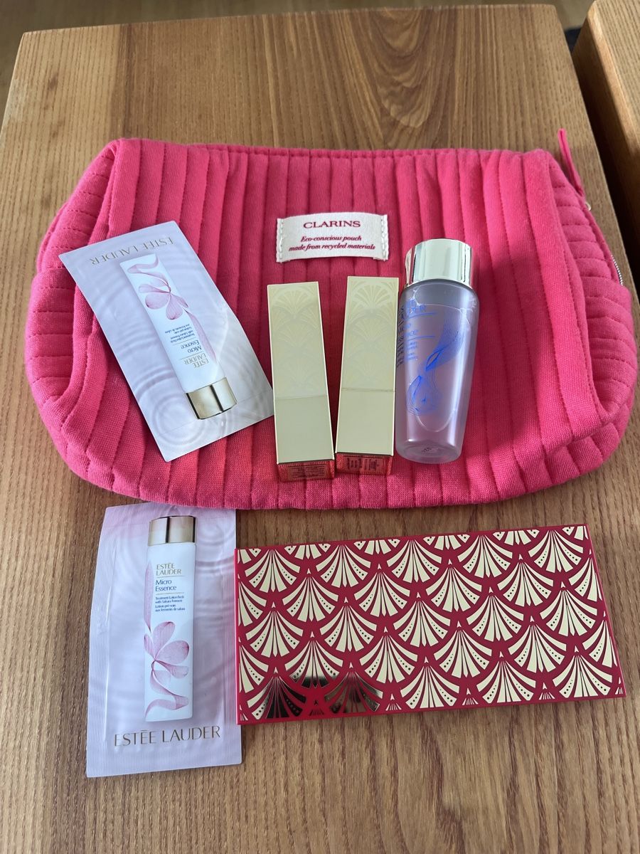 Clarins Gesichtspflege: Clarins Make Up Set – Neu und originalverpackt aus Pratteln von SimGa