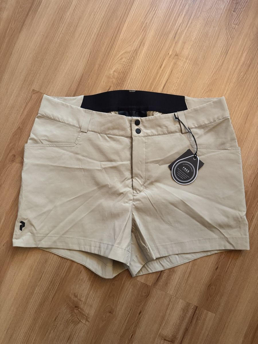 Peak Performance Pantaloni: Peak Performance Damen Shorts Gr. L, Beige – Nuovo e nell'imballaggio originale da Gadmen venduto da Pinguin89_90
