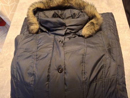 Manteau doudoune capuchon taille 44 marque C&A