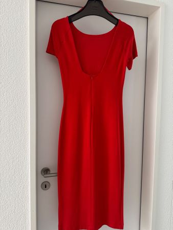 Sommerliches, rotes Kleid - perfekt für den Sommer