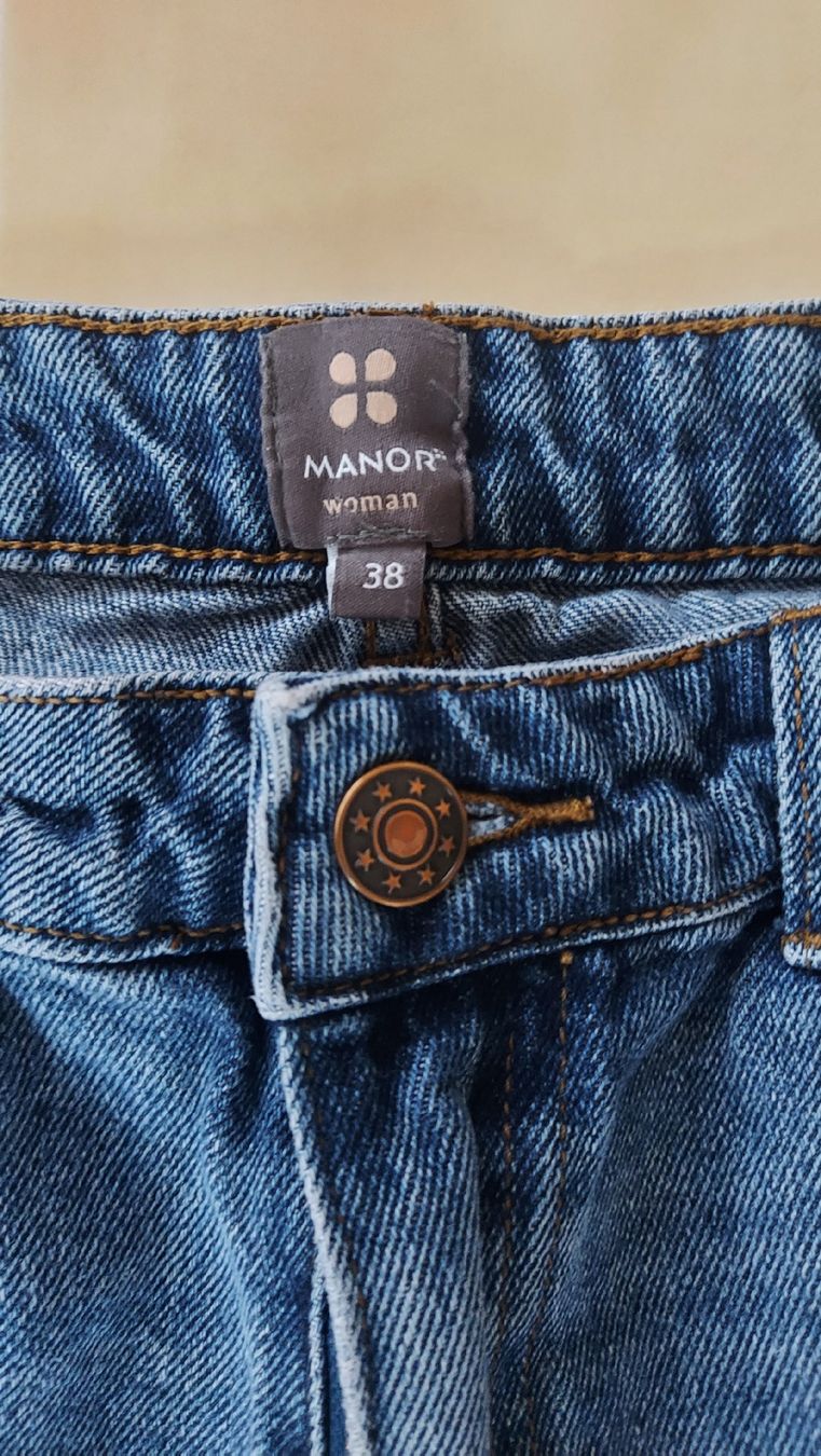 Manor Jeans: Jean droit bleu foncé – Neu (gemäss Beschreibung) aus Lully FR von fan_h5z8 1