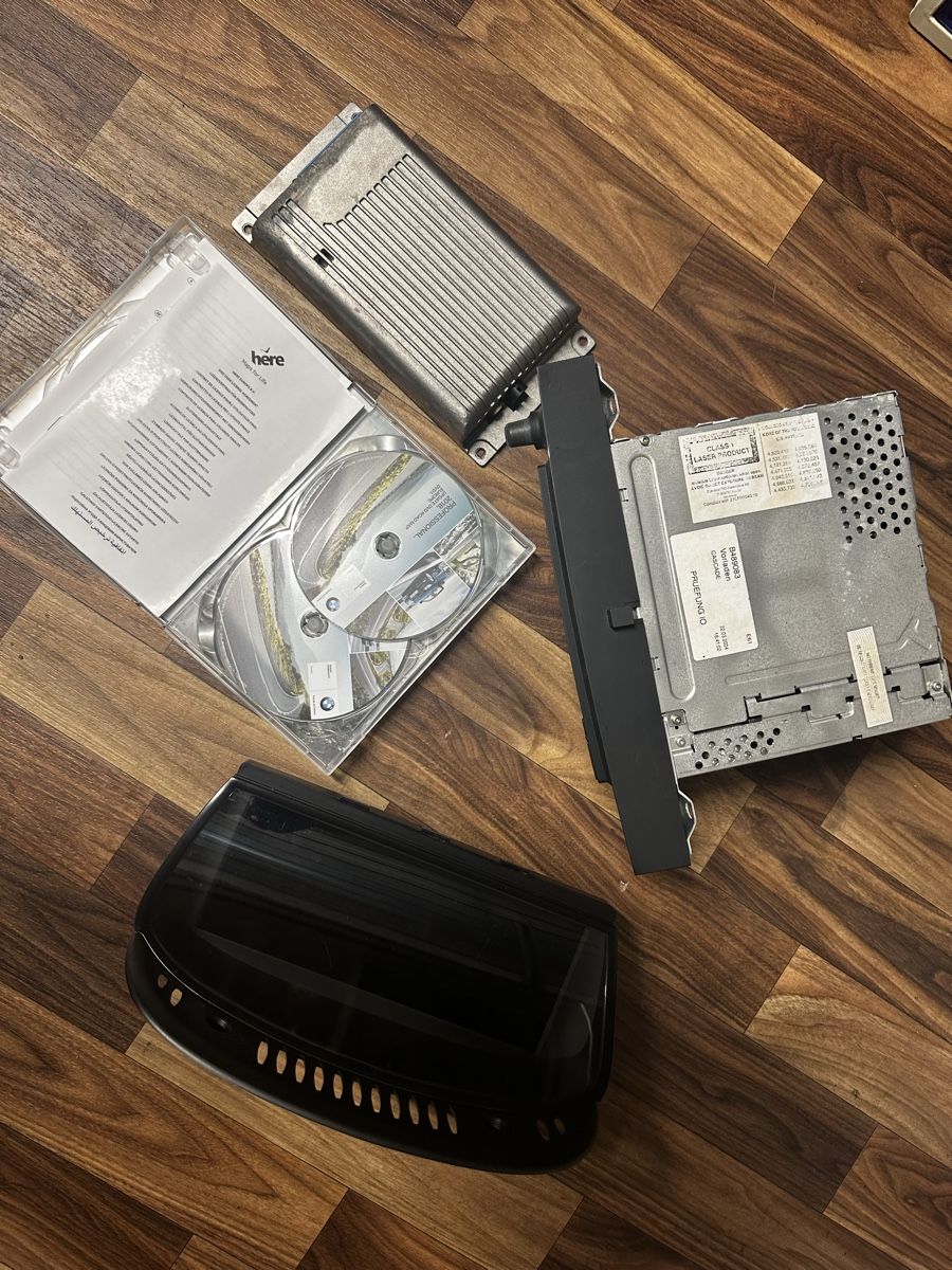 BMW Tutti pezzi di ricambio auto: BMW E60 / E61 Original CCC Navigation Professional + MULF 2  – Usato da Bleienbach venduto da Oneprozent66